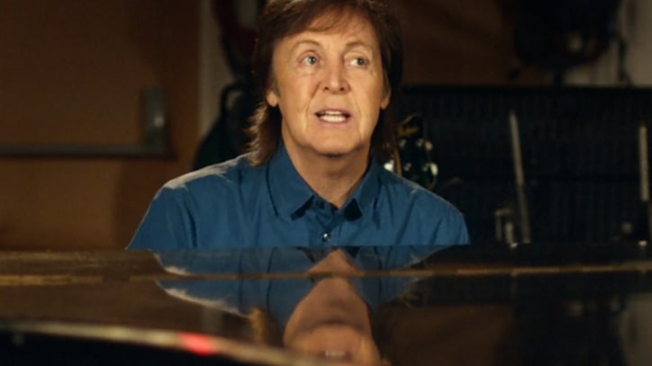 Paul McCartney Plays for Stars in 'Queenie Eye'