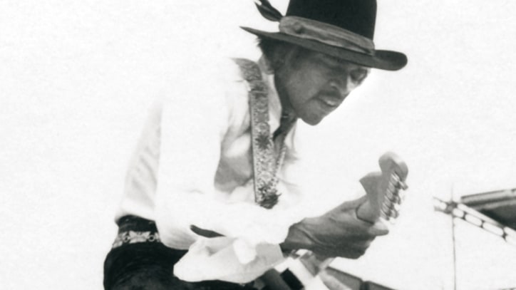 The Jimi Hendrix Experience Rips Through 'Foxey Lady' in 1968
