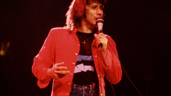 Flashback: Journey Reunite With Steve Perry in 1991
