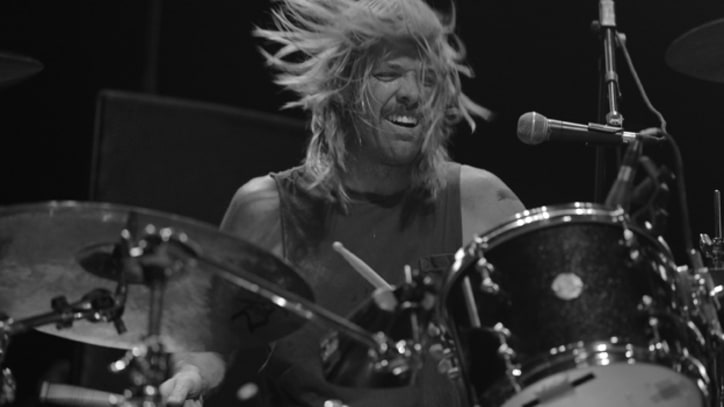 Taylor Hawkins and Chevy Metal Hit the Road – Premiere