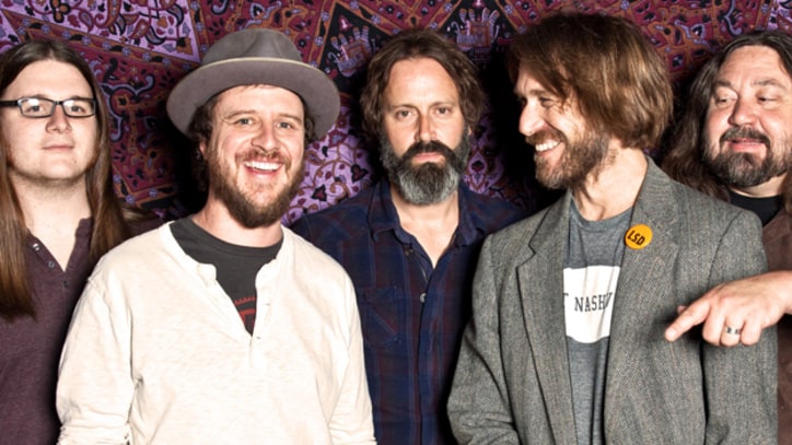 Hard Working Americans Boogie in 'Stomp & Holler' – Premiere