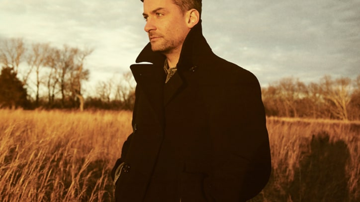 Bonobo Reinvents Donovan in 'Get Thy Bearings' – Premiere