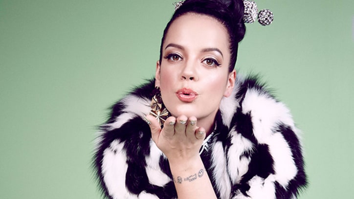 Lily Allen Obsesses Over Her Man in 'Girls' Tune 'L8 CMMR' - Premiere