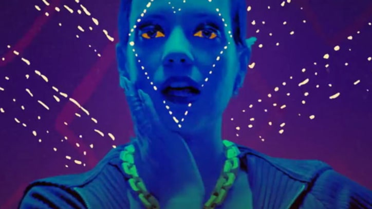 Lily Allen Makes Bid for 'Sheezus' Title, Praises Pop Divas in New Vid