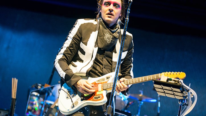 Arcade Fire Cover Chuck Berry's 'Roll Over Beethoven' in St. Louis