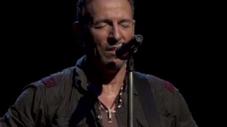 Watch Bruce Springsteen Pay Tribute to Veterans With 'The Wall'