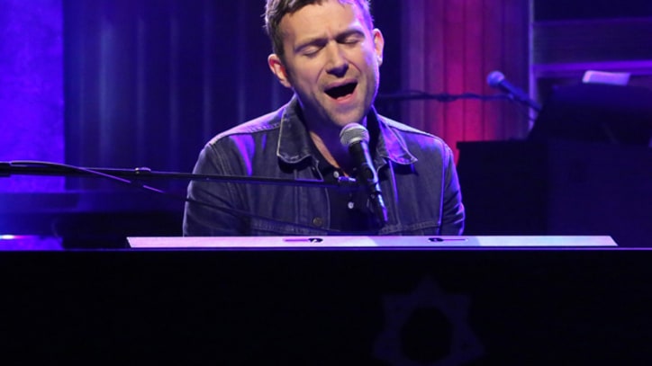 Damon Albarn Performs 'Song 2' Without Blur for the First Time