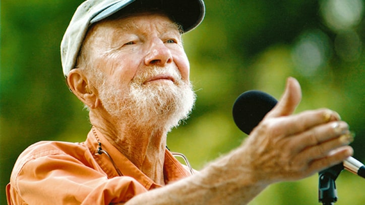 Stream Lincoln Center's Star-Studded Pete Seeger Memorial Concert
