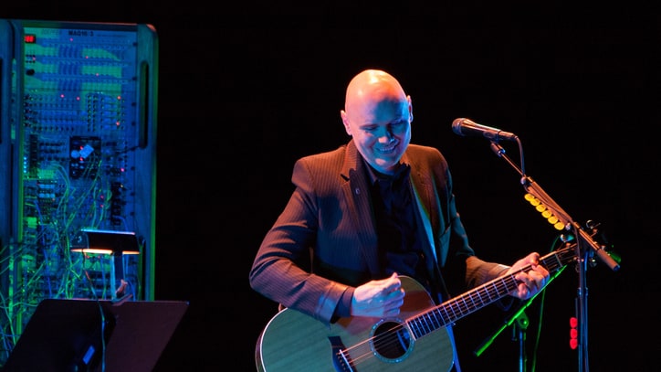 Billy Corgan Continues His Rise at a Rare Acoustic Show