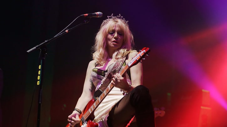 Courtney Love Struggling to Finish 'Disaster' Memoir