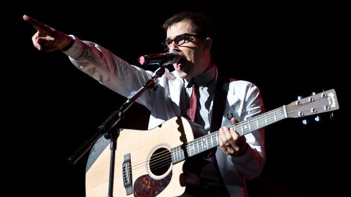 Weezer Reflect on Old Age and Fading Looks on Catchy 'Cleopatra'
