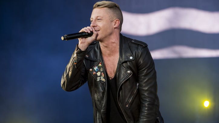 Watch Macklemore, Fences Deliver Emphatic Version of 'Arrows' for 'GMA'