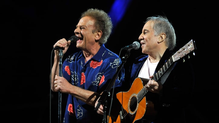 Flashback: Paul Simon Forgets Art Garfunkel on 'Saturday Night Live'