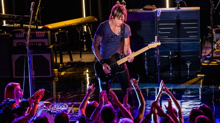 Keith Urban's 2014 Photo Diary: Sharing the Stage With Rock Icons, Friends & Fans