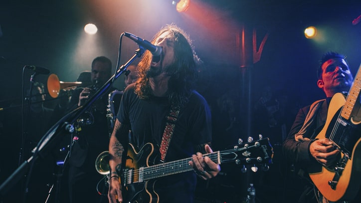 Watch Dave Grohl, Perry Farrell Cover Rolling Stones, Bob Dylan