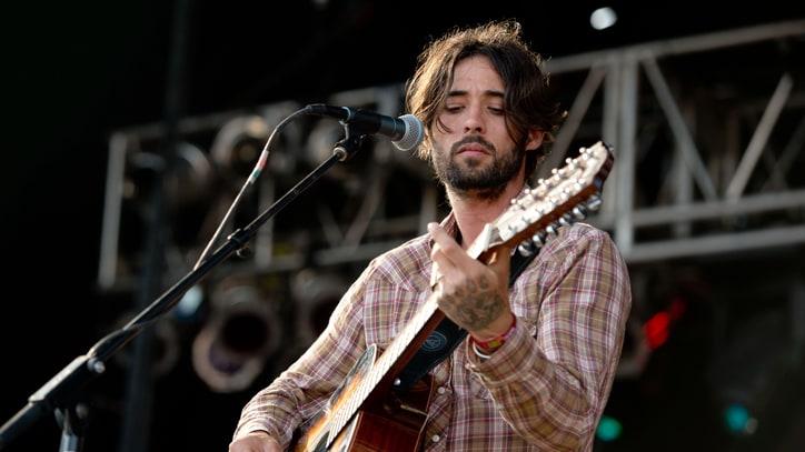 Ryan Bingham Embraces Solitude for 'Fear and Saturday Night' Album