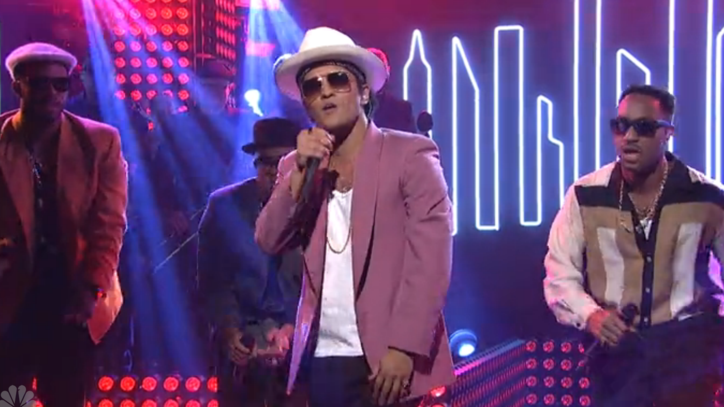 Watch Bruno Mars and Mark Ronson Funk Up 'SNL'