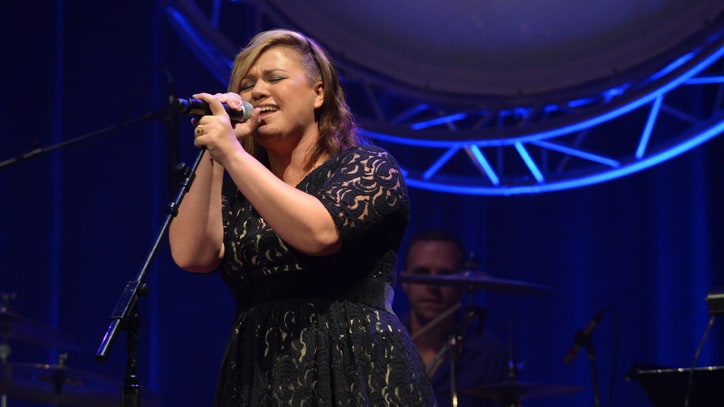 Watch Kelly Clarkson Prove Her 'Girl Crush' on Little Big Town
