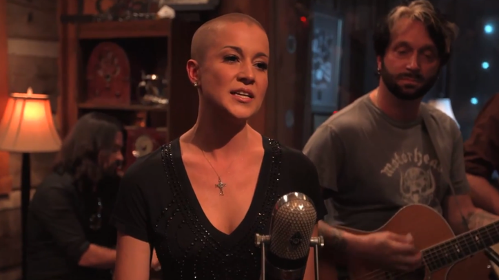 Flashback: Watch Kellie Pickler Sing Kitty Wells' 'Honky Tonky Angels'