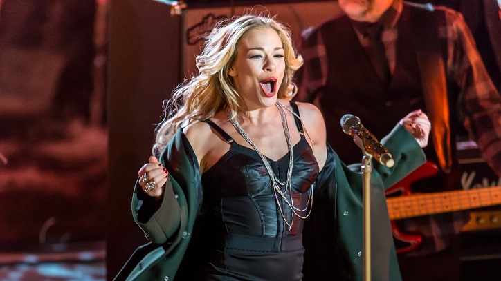 Watch Darius Rucker, LeAnn Rimes Light Up the Holidays in Rockefeller Center