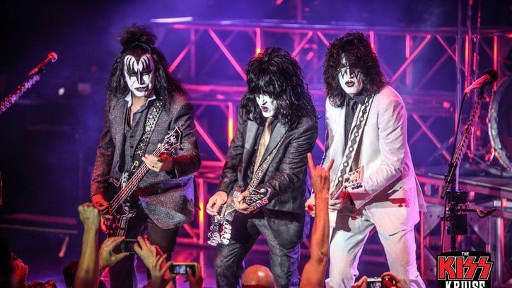 Kiss Prep Full 'Alive!' Performance for Kiss Kruise V