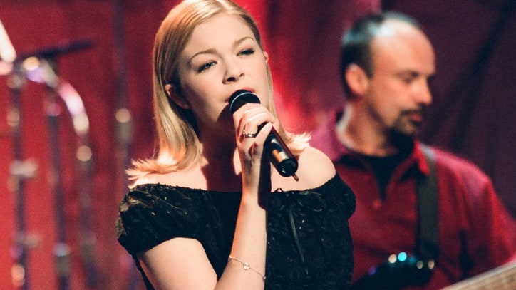 Flashback: LeAnn Rimes, Trisha Yearwood Make Awkward Grammy History
