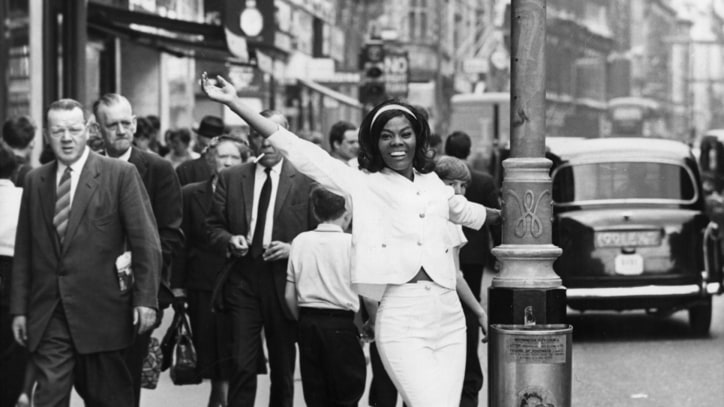 Dionne Warwick Makes New Plans: Movie and a Gospel Album