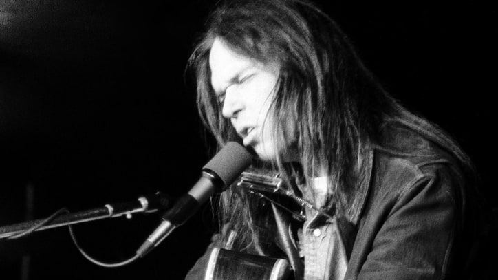 Flashback: Neil Young Covers 'Sweet Home Alabama' in 1977
