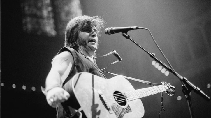 Flashback: Watch Steve Earle 'Feel Alright' During Show in the Slammer