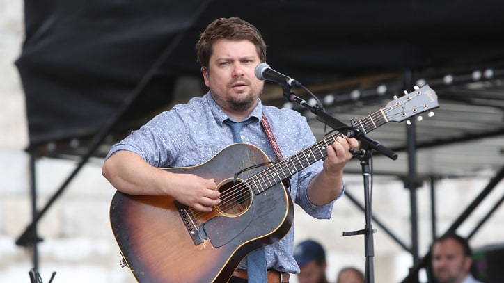 Hear Sean Watkins and Fiona Apple Team Up for Bluegrass Standard