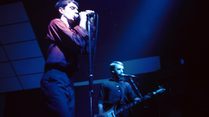 Joy Division’s ‘Unknown Pleasures’ Cover: The Science Behind an Image
