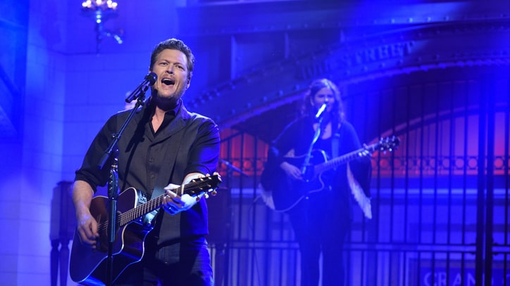 Blake Shelton Continues Chart-Topping Hot Streak