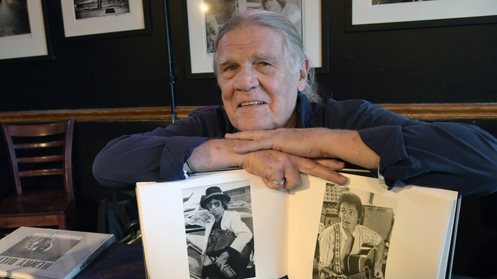 Henry Diltz: The Stories Behind Iconic Photos of Dolly, Garth and More