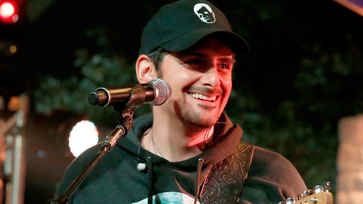 Brad Paisley to Host Nashville Wild West Comedy Festival Show