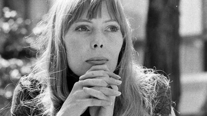 Joni Mitchell Growing 'Stronger Each Day,' Still Hospitalized