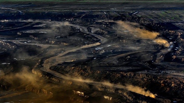 Keystone Moves North, Where Big Oil Is Losing