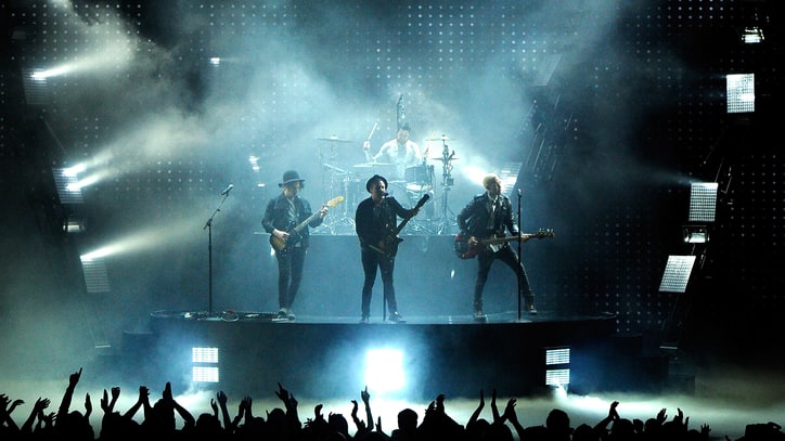 Watch Fall Out Boy Tear Through 'Trap Queen' at MTV Movie Awards