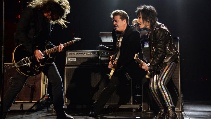 Watch Joan Jett Wow Rock Hall With Dave Grohl, Miley Cyrus