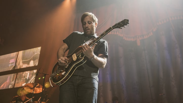 Dan Auerbach Talks 'Extra Weird' New Solo Album
