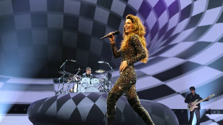 Shania Twain Extends Tour, Talks Missing Life on the Road