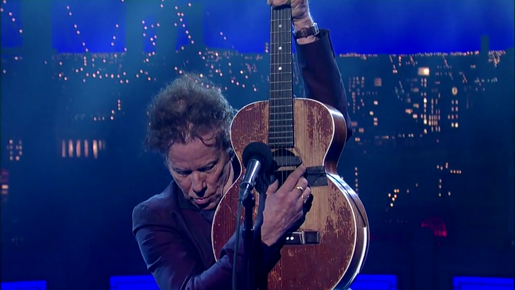 Watch Tom Waits Perform Letterman Ode 'Take One Last Look'