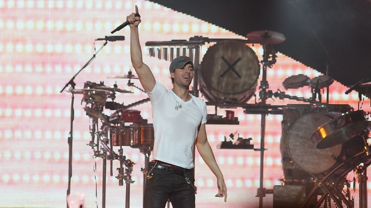 Enrique Iglesias Injures Hand Grabbing Drone During Concert