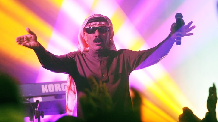 Hear Omar Souleyman's New Syrian Dance Jam 'Bahdeni Nami'