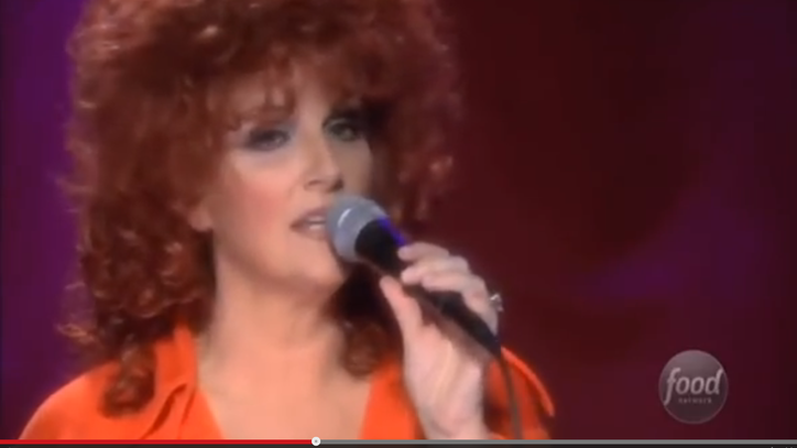 Flashback: See Trisha Yearwood Do a Spot-On Reba Impersonation