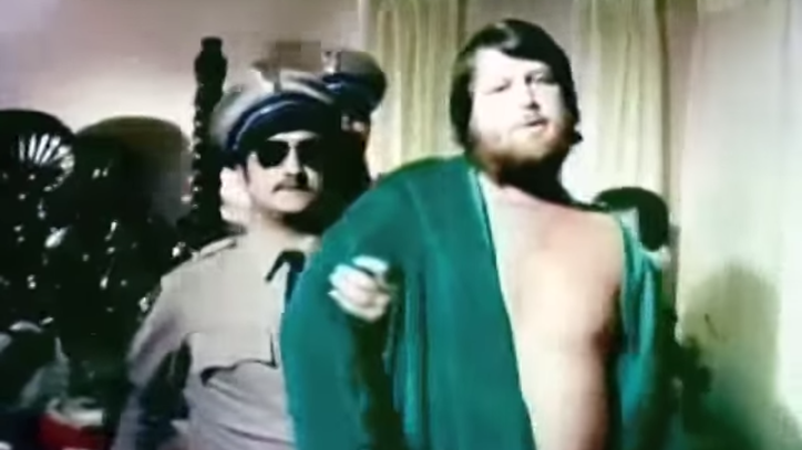 Flashback: John Belushi and Dan Aykroyd Force Brian Wilson to Surf
