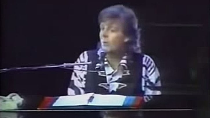 Flashback: Paul McCartney Plays a John Lennon Medley in 1990
