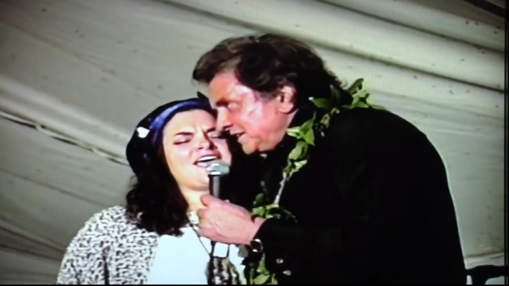 Flashback: Watch Johnny Cash Duet With Daughter Rosanne