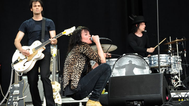Dead Weather to Return With New Album 'Dodge and Burn'