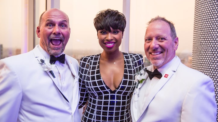 Jennifer Hudson Surprises Gay Couple With Wedding Song
