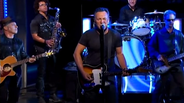 Watch Bruce Springsteen Close Out Jon Stewart's Final 'Daily Show'